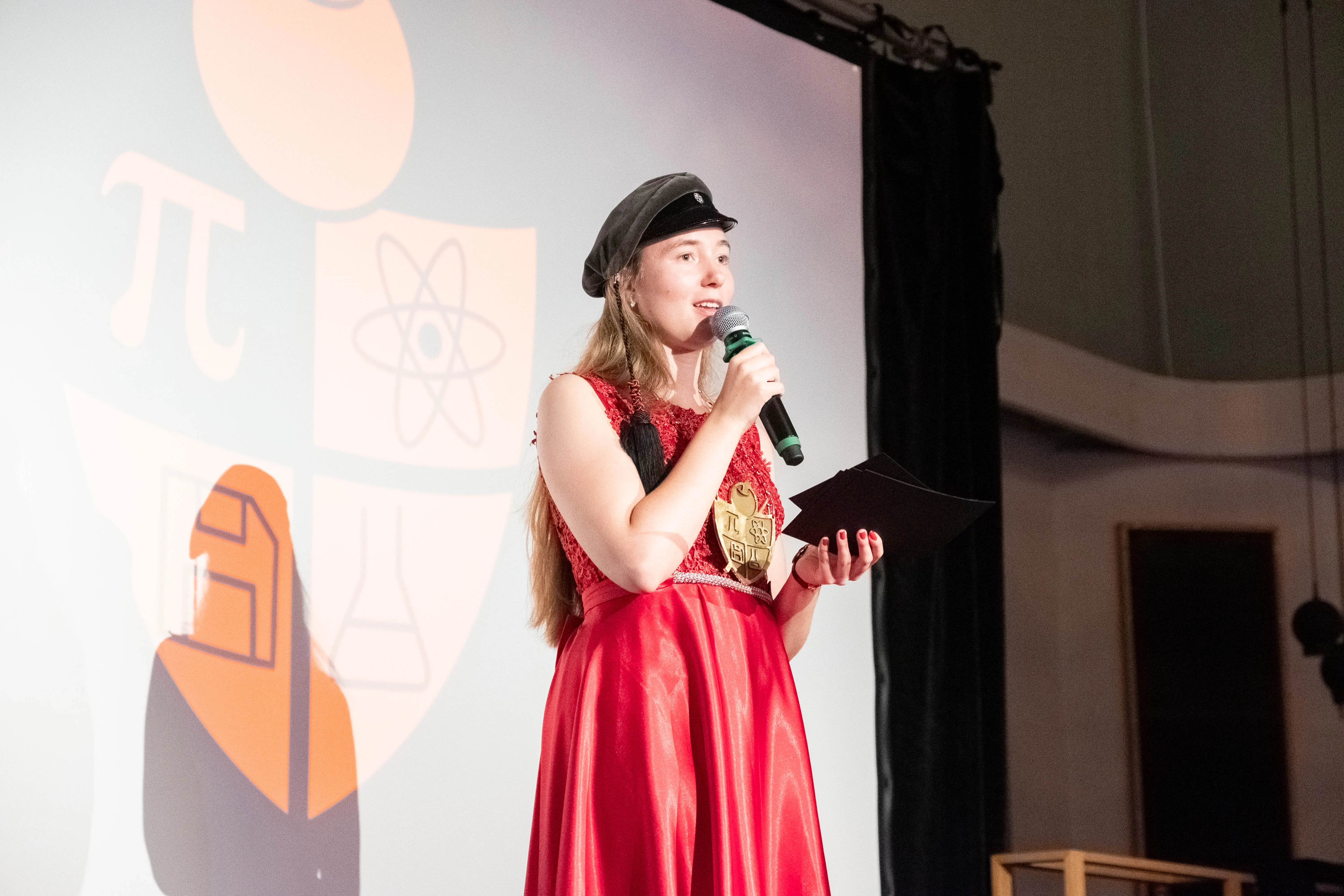 andrea_pa_scen.webp background image